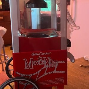 Betty Crocker popcorn mashine